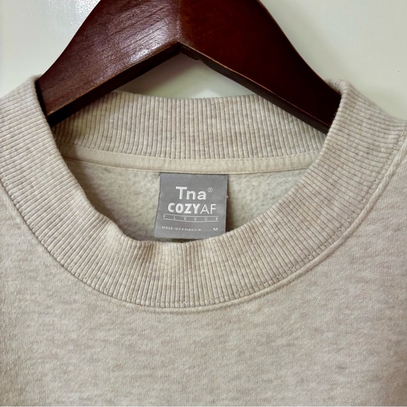 TNA| Cozy AF Fleece Mega Oatmeal Cream Cropped Crew Neck Sweater Sz M - Picture 2 of 4